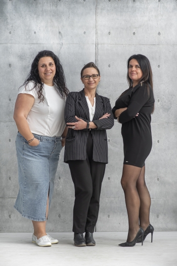 Agnieszka Grochowina  - pedagog,  Kamila Gajdzik - nauczyciel bibliotekarz, Estera Krzyżyk - pedagog specjalny.