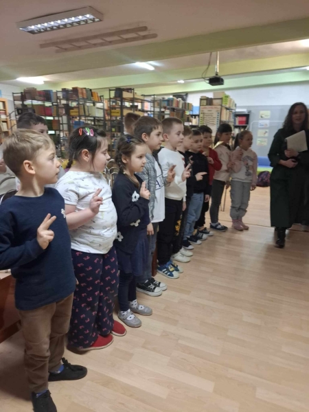 Pasowanie na Czytelnika dla uczniów klasy 1a i 1b!