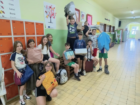 ''Dzień bez plecaka''